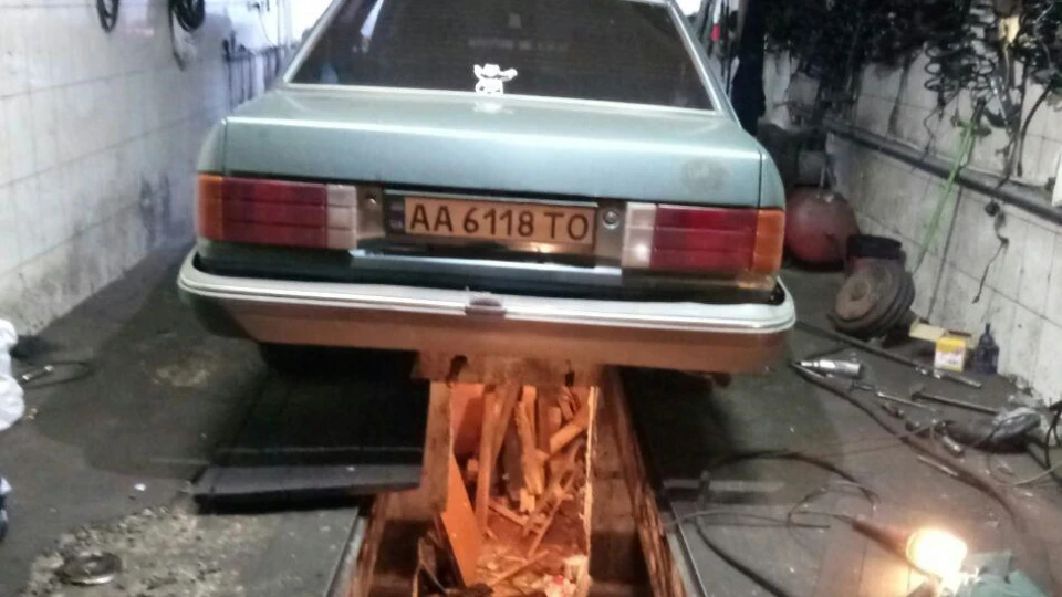 Opel Rekord 1.8i 5