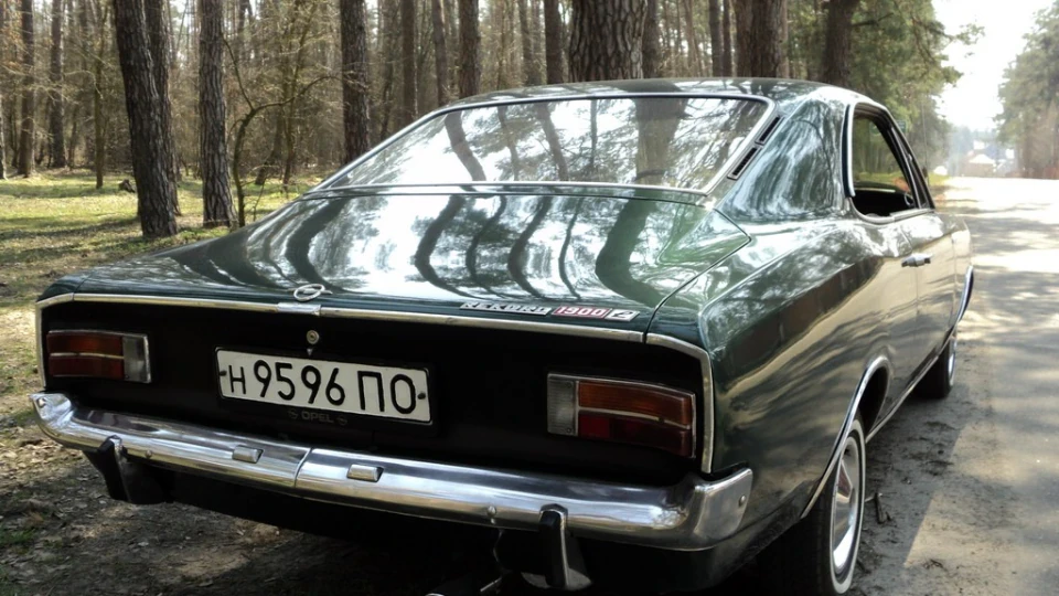 Opel Rekord 1900L Hard Top Coupe 4
