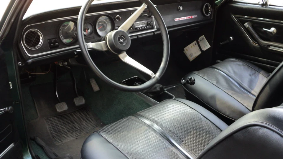 Opel Rekord 1900L Hard Top Coupe 5