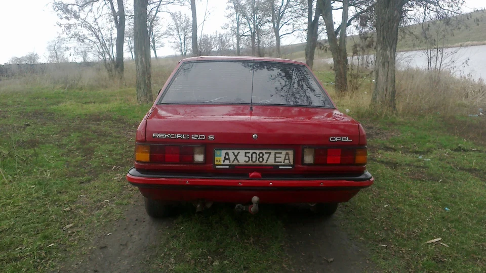 Opel Rekord 2.0 i 4