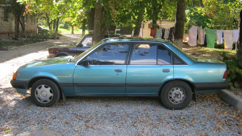 Opel Rekord 2.0s Добрий дідок 2