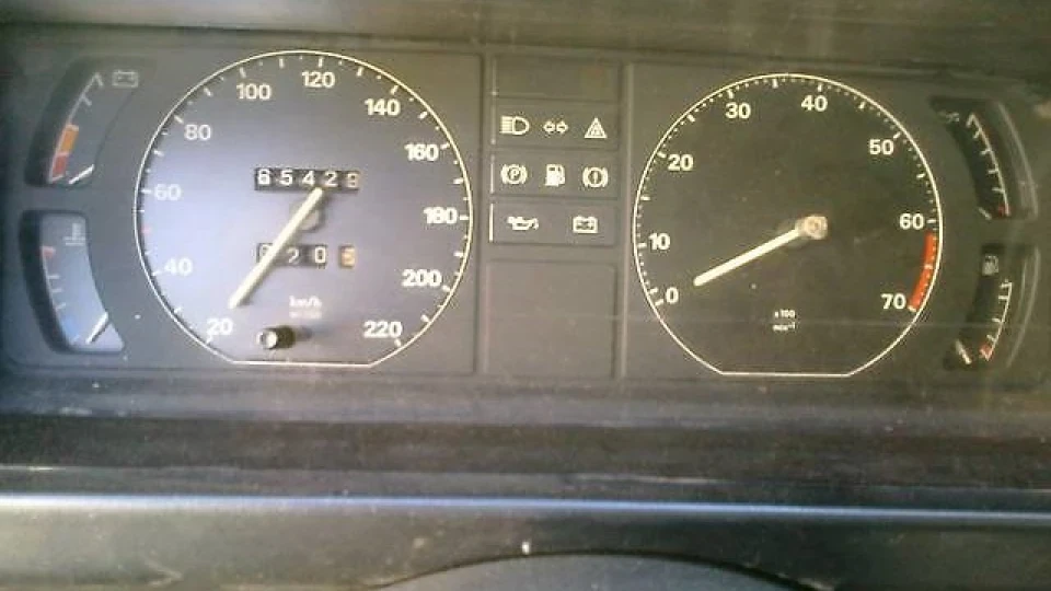 Opel Rekord 2.2 е 4