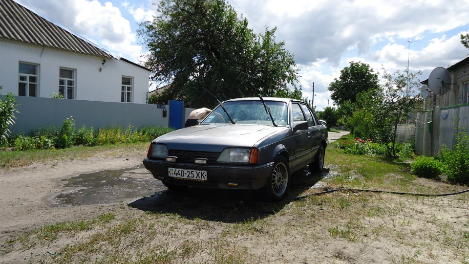 Opel Rekord 2.2 i GLS Асфальт 2