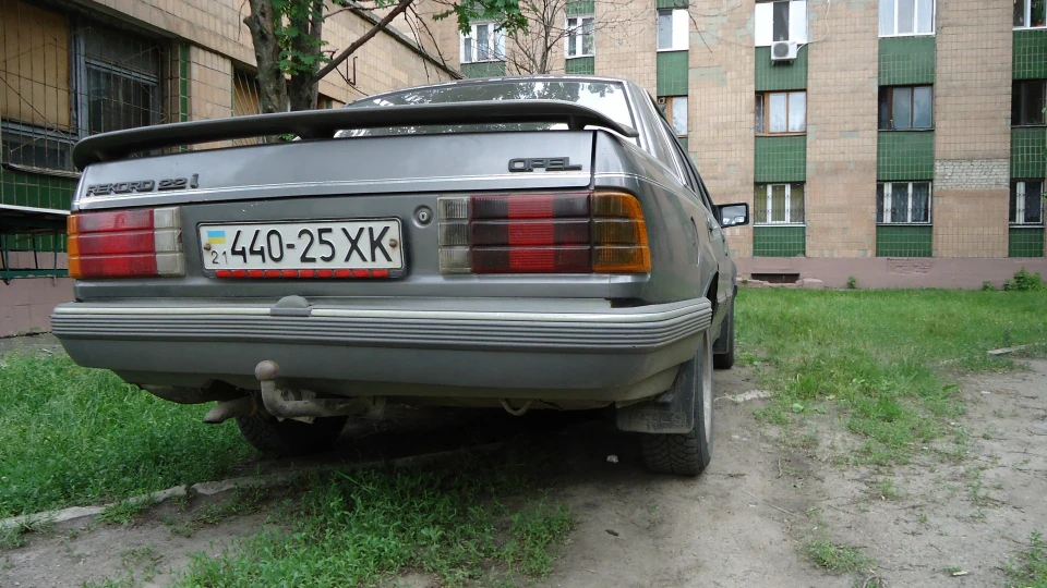 Opel Rekord 2.2 i GLS Асфальт 3