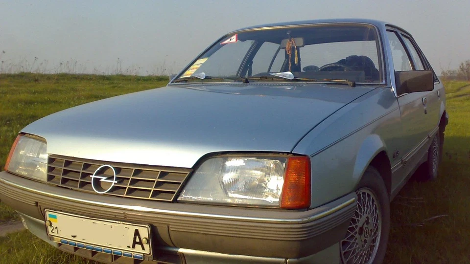 Opel Rekord 2.2i GLS Exclusive