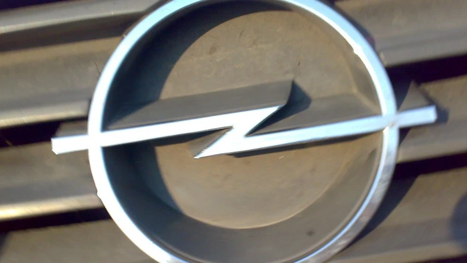 Opel Rekord 2.2i GLS Exclusive 2