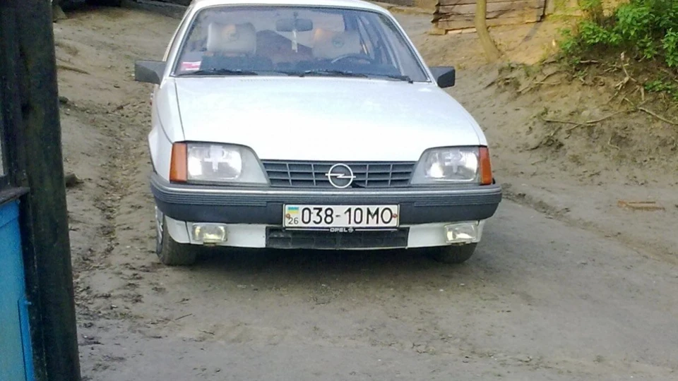 Opel Rekord 2.2i LS На вихідні