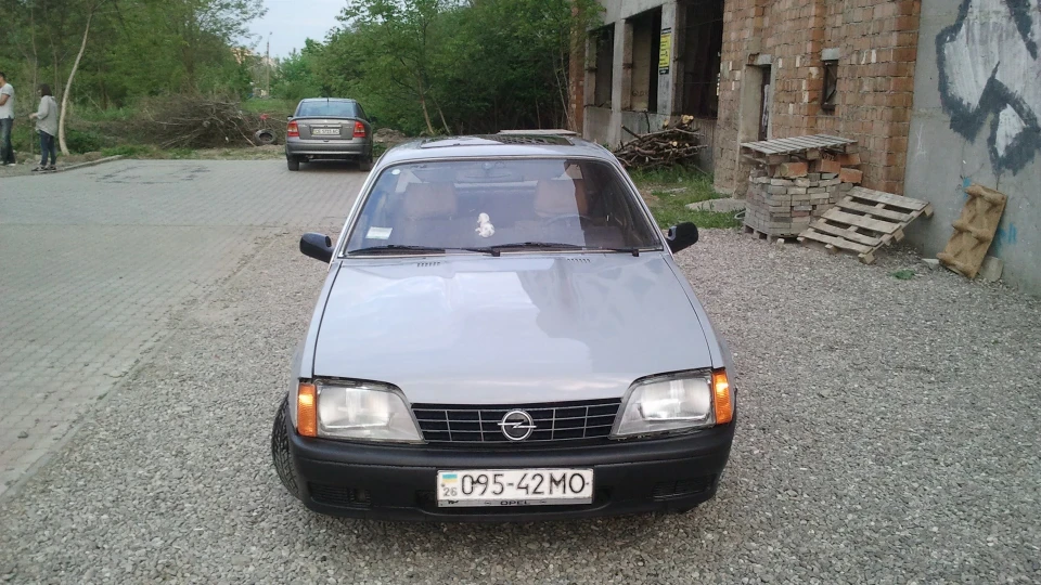 Opel Rekord 2.3 Turbo Dizel 5