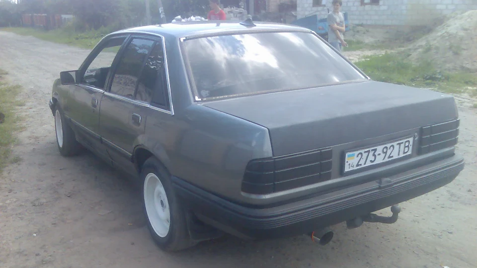 Opel Rekord 2.3 турбодизель 4