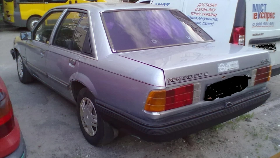Opel Rekord 2.4 інжектор 3