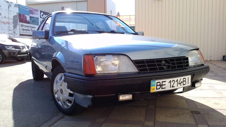 Opel Rekord 86 2