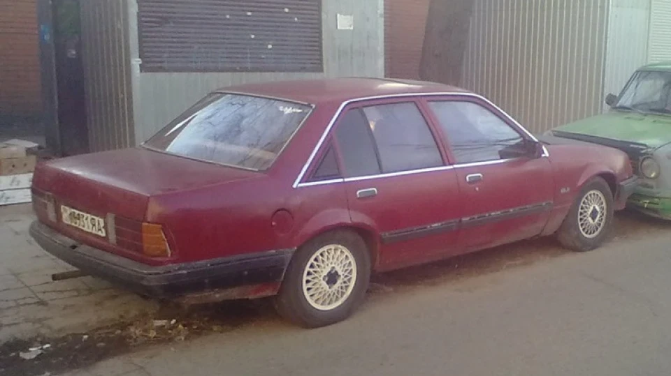 Opel Rekord (БІДОЛОГА) 3