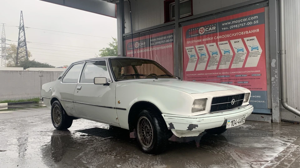Opel Rekord Білий 4