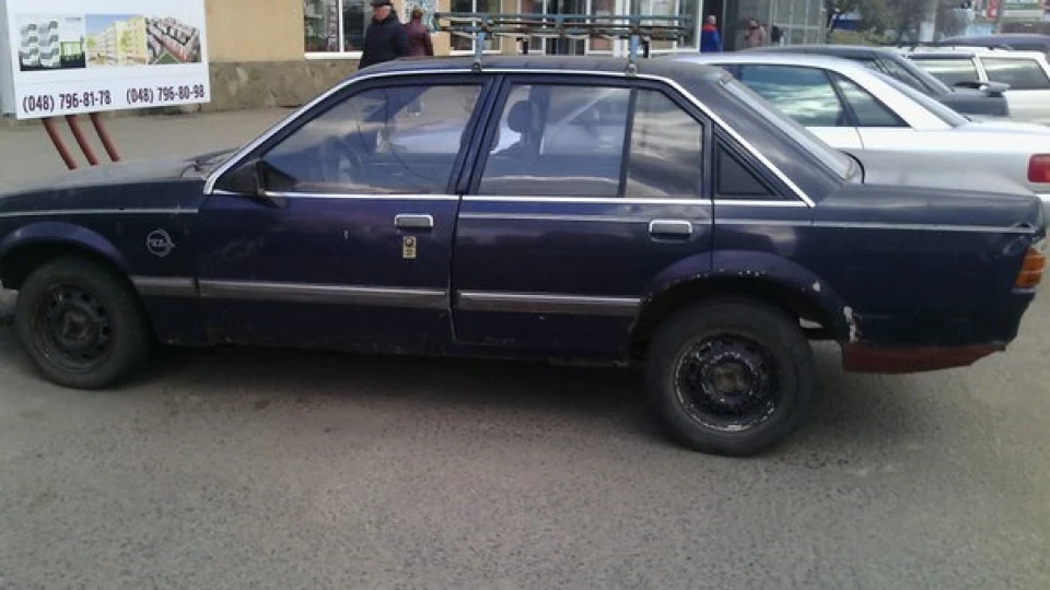 Opel Rekord Cіній Металік) 2