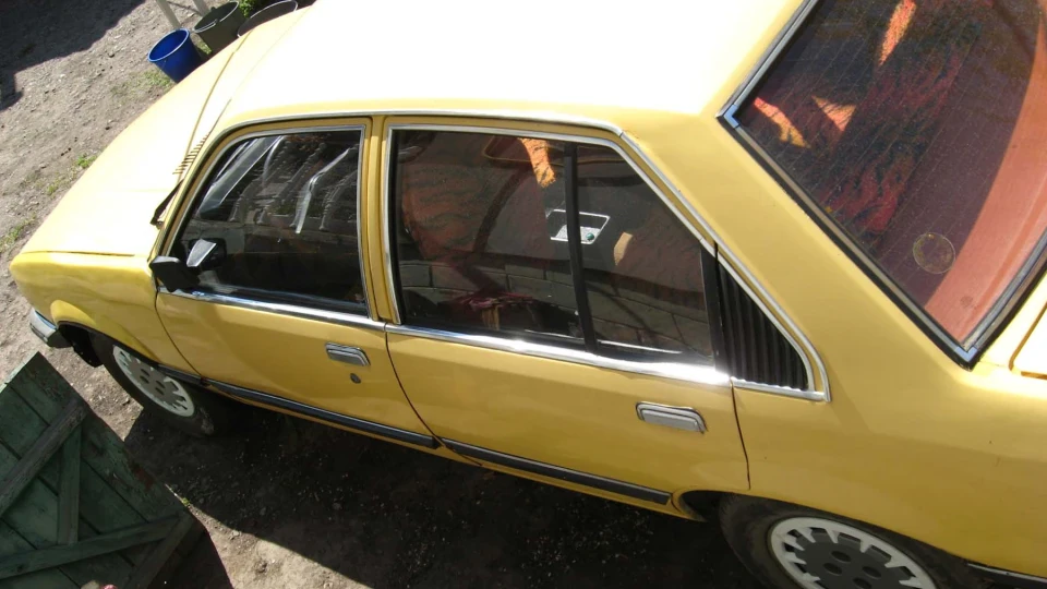 Opel Rekord двигл Рекорд D 1.9