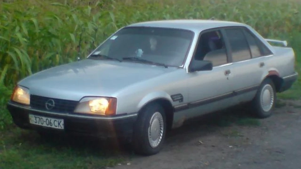 Opel Rekord E2 1,8 S