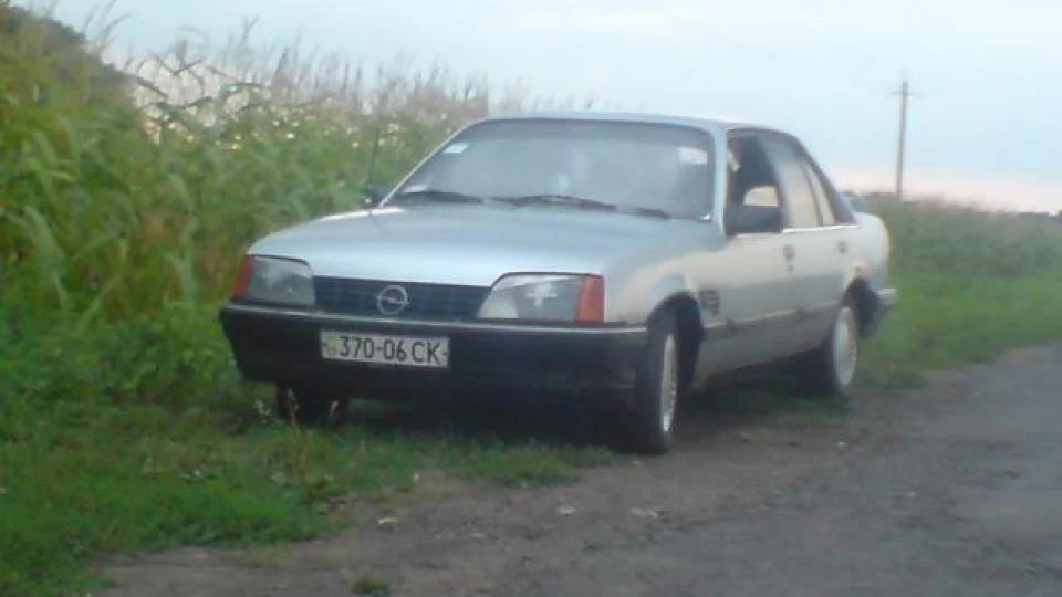 Opel Rekord E2 1,8 S 3