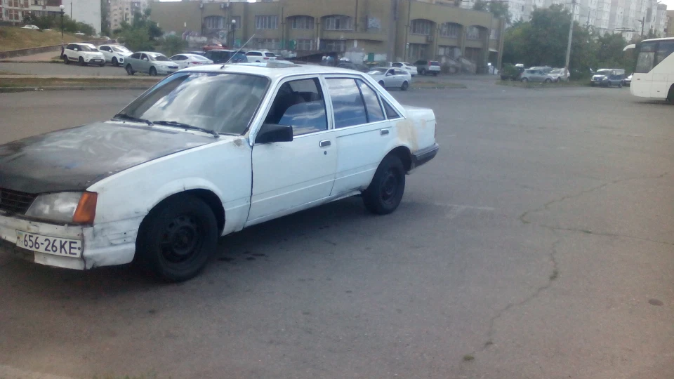 Opel Rekord E2 2.0 Танк 3