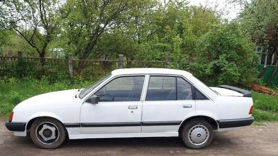 Opel Rekord Irmscher GL 2.2i 3