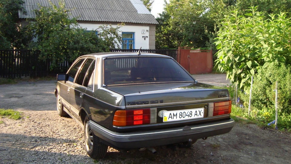 Opel Rekord повний оригінал 2.0S 3