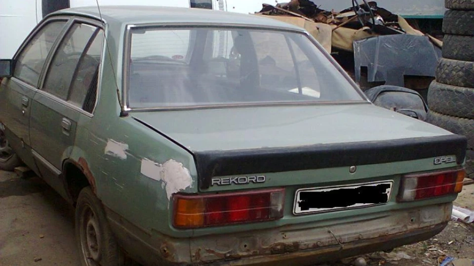 Opel Rekord Зелений крокодил