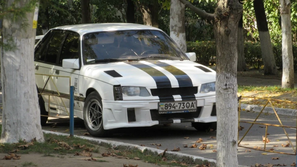 Opel Senator 2.0Е i 2
