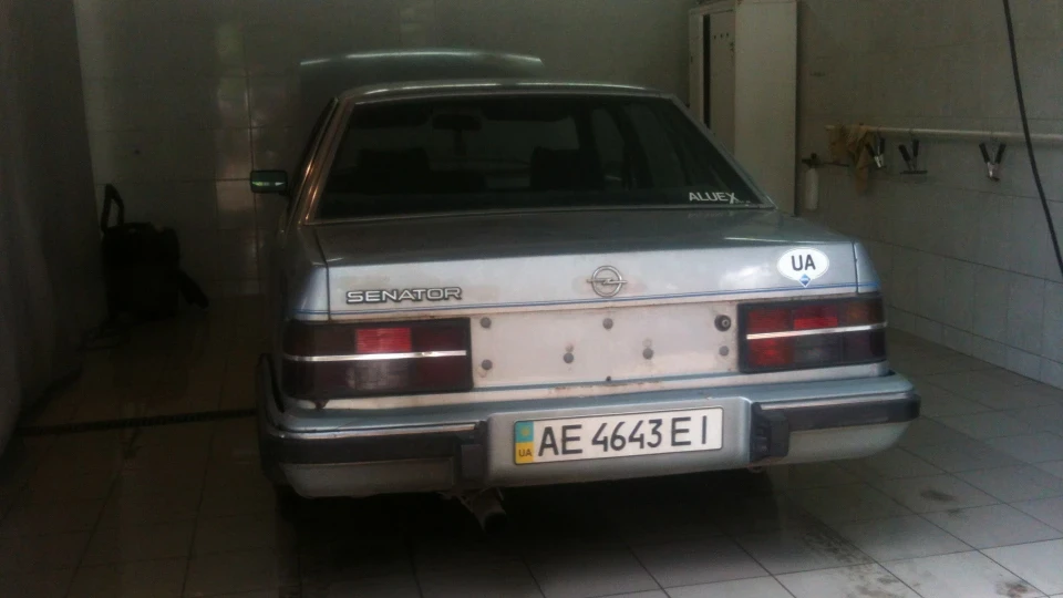 Opel Senator 2.2 поки що карб(( 2