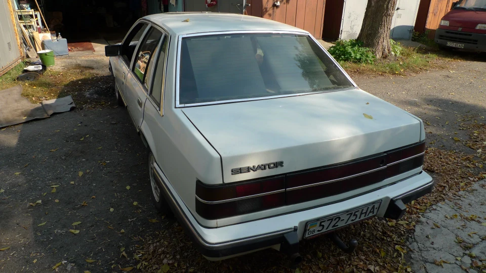 Opel Senator A2 Deutsche Gliedwagen