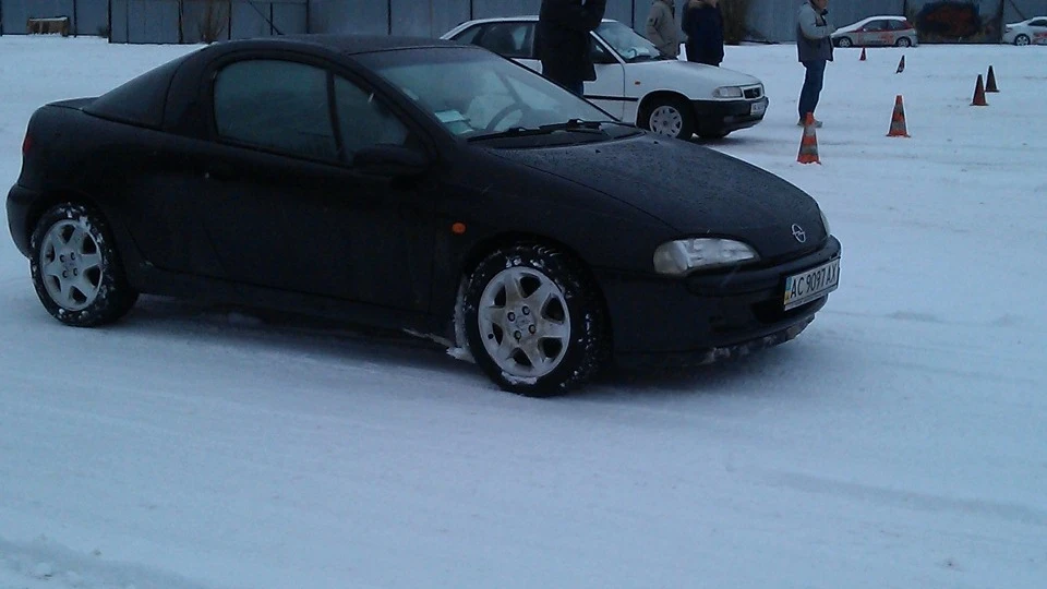 Opel Tigra Black 1.4 l. 2