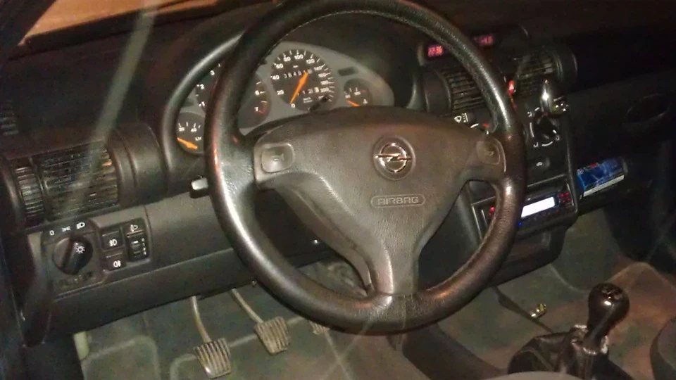 Opel Tigra Black 1.4 l. 5
