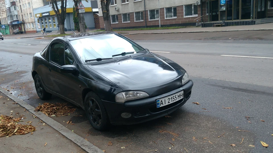 Opel Tigra black and white