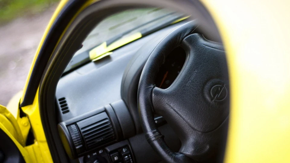 Opel Tigra жовтий МАСІК 3