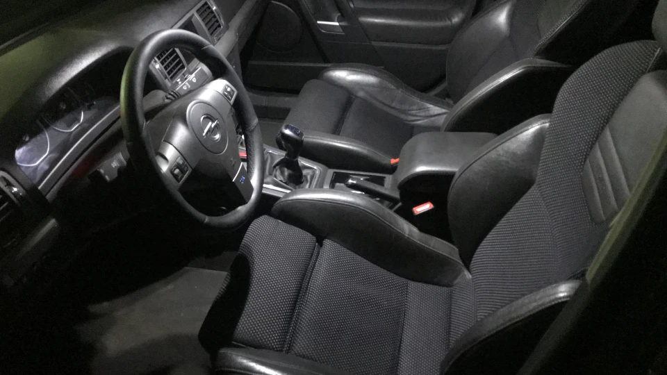 Opel Vectra OPC 2