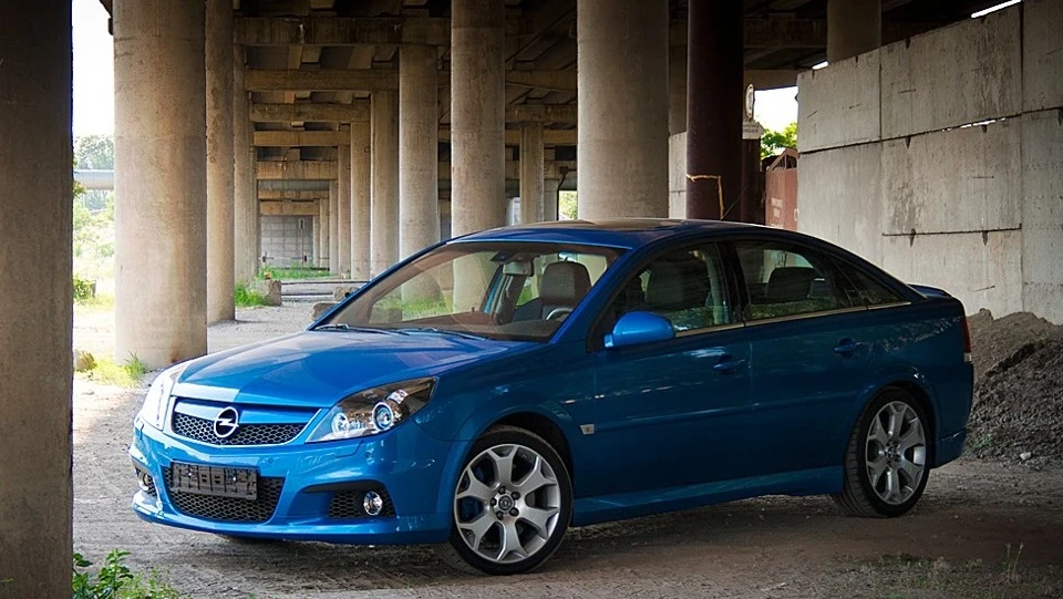 Opel Vectra OPC Arden Blue 2