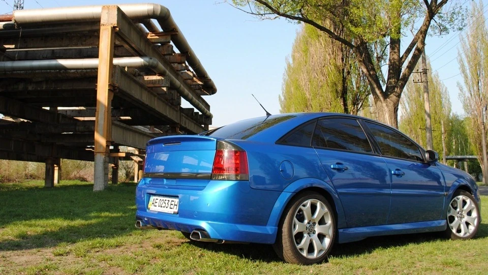 Opel Vectra OPC Arden Blue 3