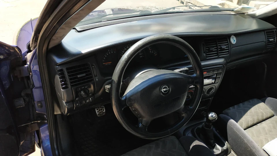 Opel Vectra 2