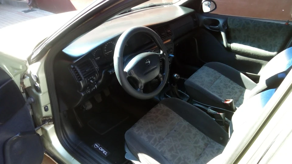 Opel Vectra 2