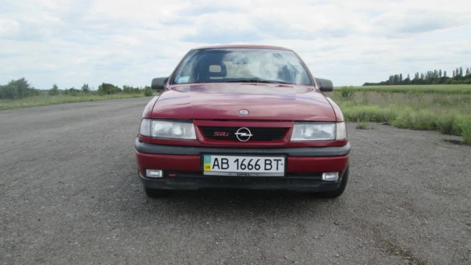 Opel Vectra 1.6 моноінжектор