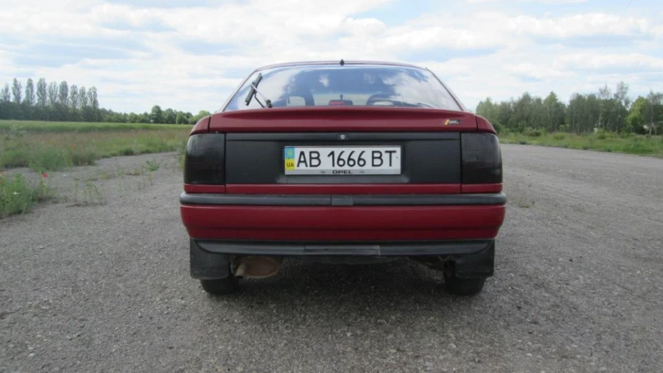 Opel Vectra 1.6 моноінжектор 3