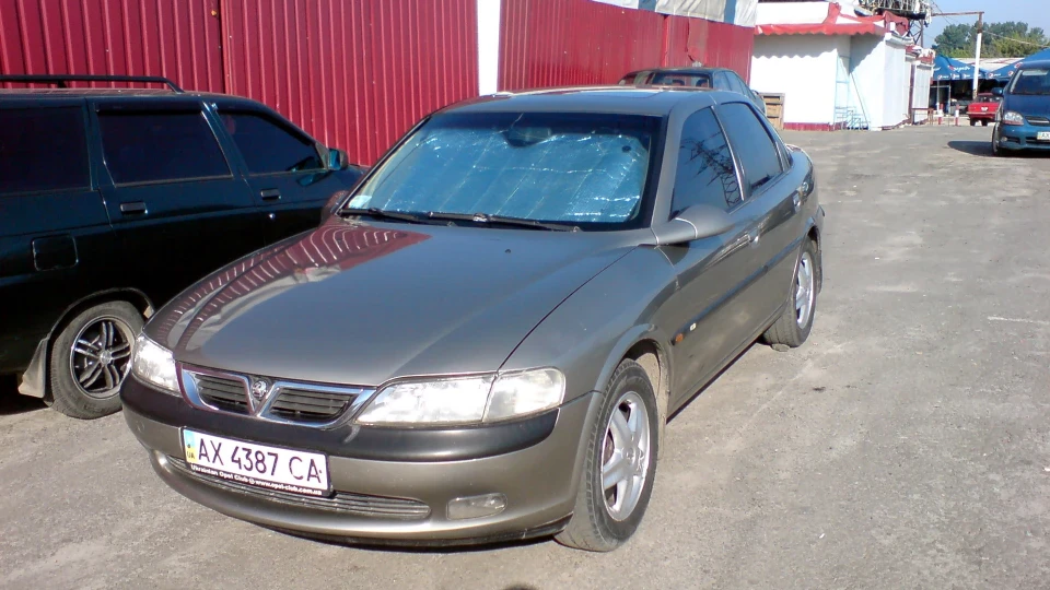 Opel Vectra 1.8 16V 5