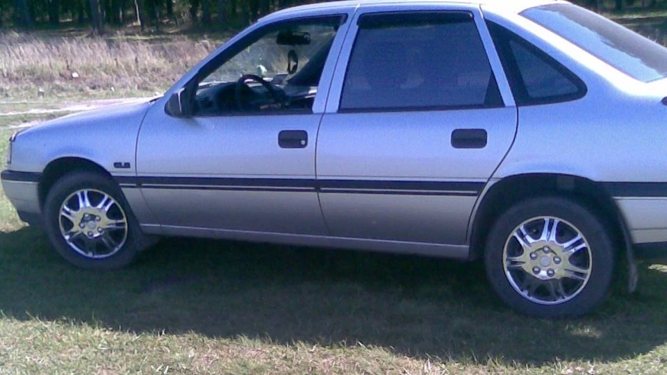 Opel Vectra 1.8 GLS 2