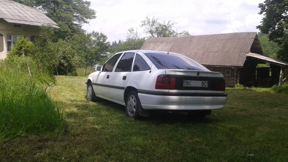 Opel Vectra 1,8 i 3