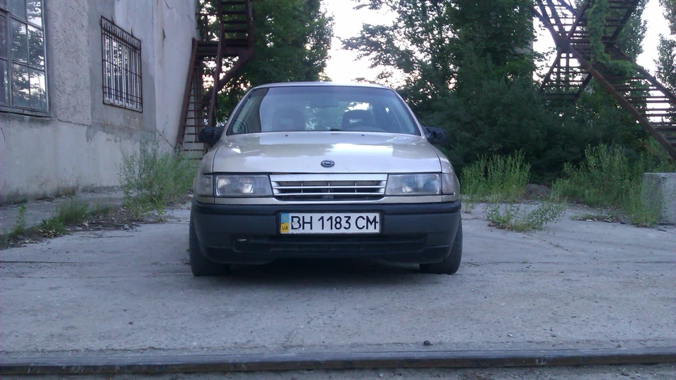 Opel Vectra 2-літровий Орел 4