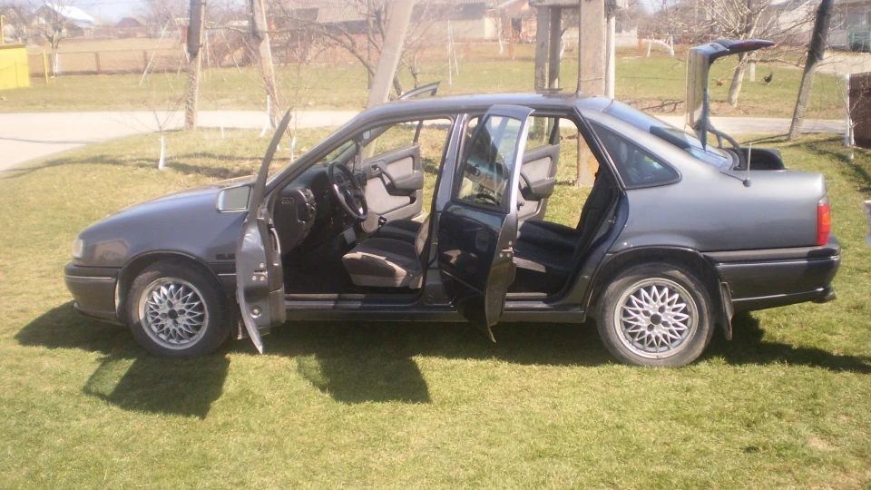 Opel Vectra 2.0 i 4
