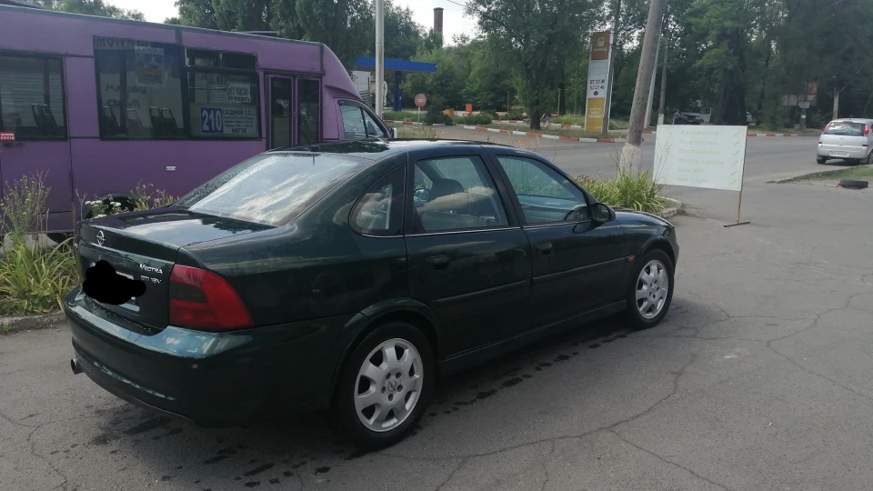 Opel Vectra 2.0 турбо 2