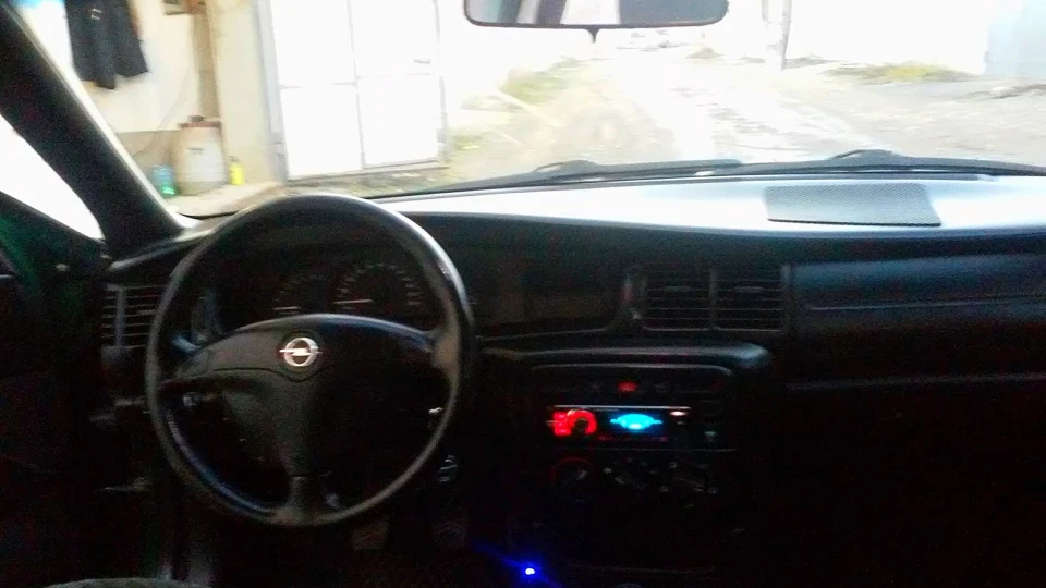 Opel Vectra 2.0 4