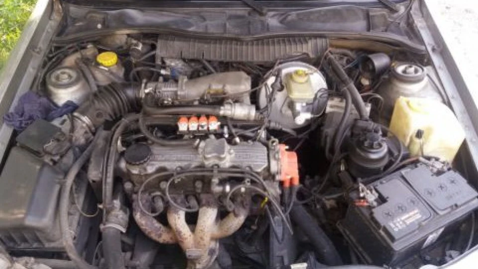 Opel Vectra 20NE 2