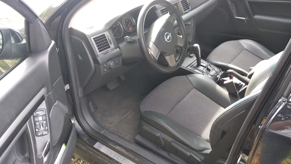 Opel Vectra 2.2 Чорна валіза 2