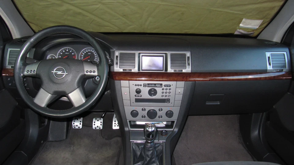 Opel Vectra 2.2 МТ ELEGANCE 4