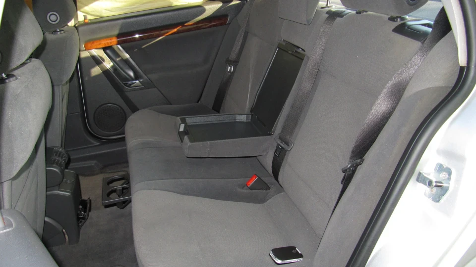 Opel Vectra 2.2 МТ ELEGANCE 5